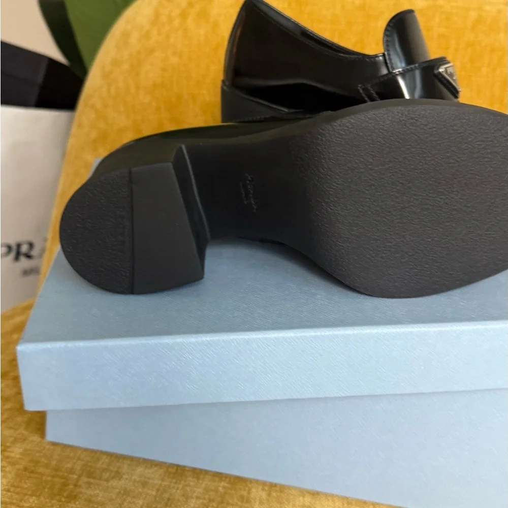 Prada Black Loafers - Picture 4 of 8